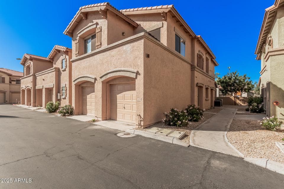 805 S SYCAMORE Street 203, Mesa, AZ 85202 — photo 1 of 20