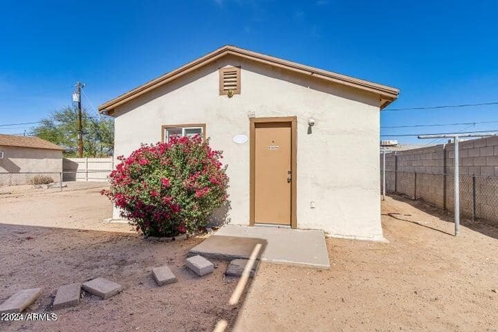412 W 9th Street, Casa Grande, AZ 85122 — photo 1 of 7