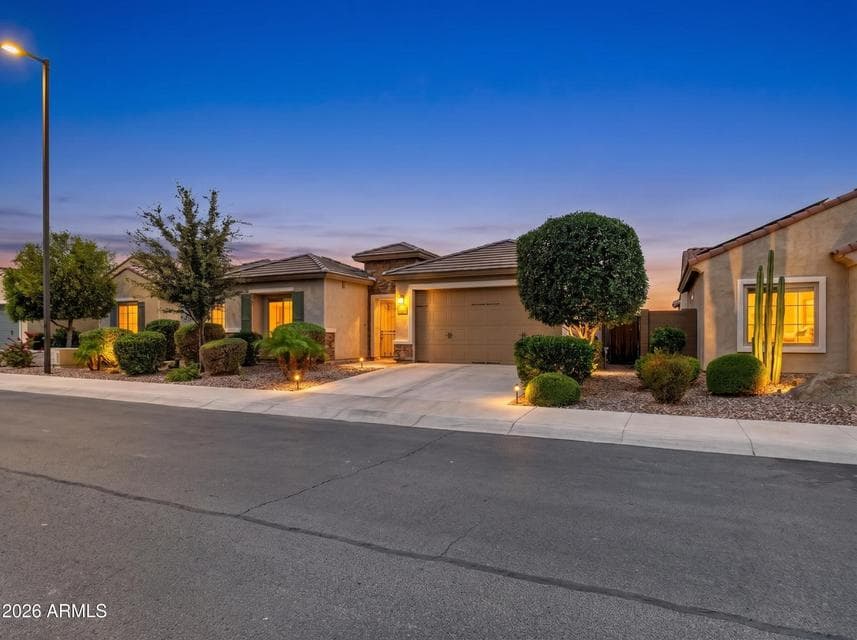 3864 N HUNTINGTON Drive, Florence, AZ 85132 — photo 1 of 37