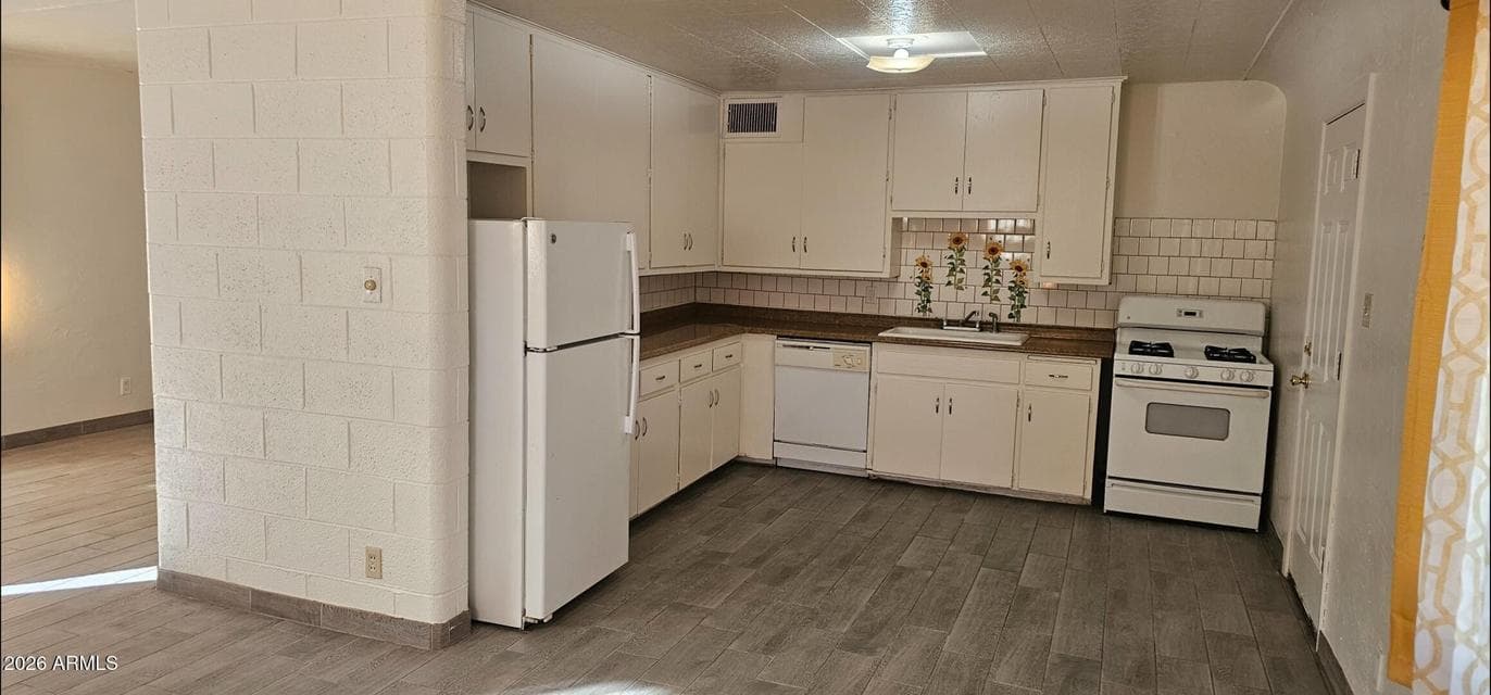 2138 E TURNEY Avenue D, Phoenix, AZ 85016 — photo 1 of 15
