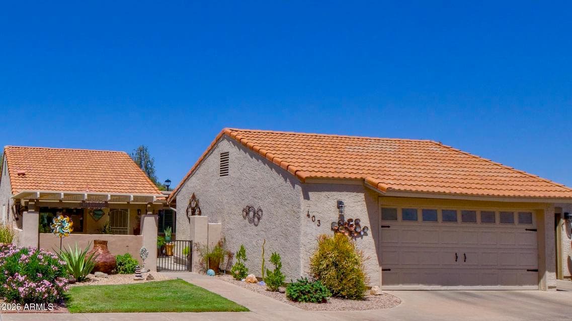 Amazing curb appeal! You need to show this beauty to your fussiest buyers!