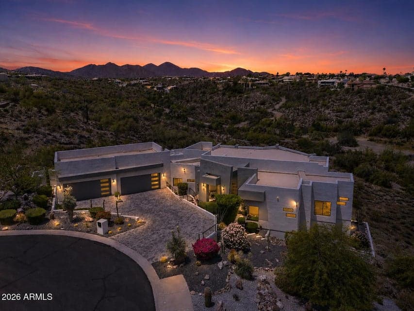 Cul-de-sac lot with Mountain Views