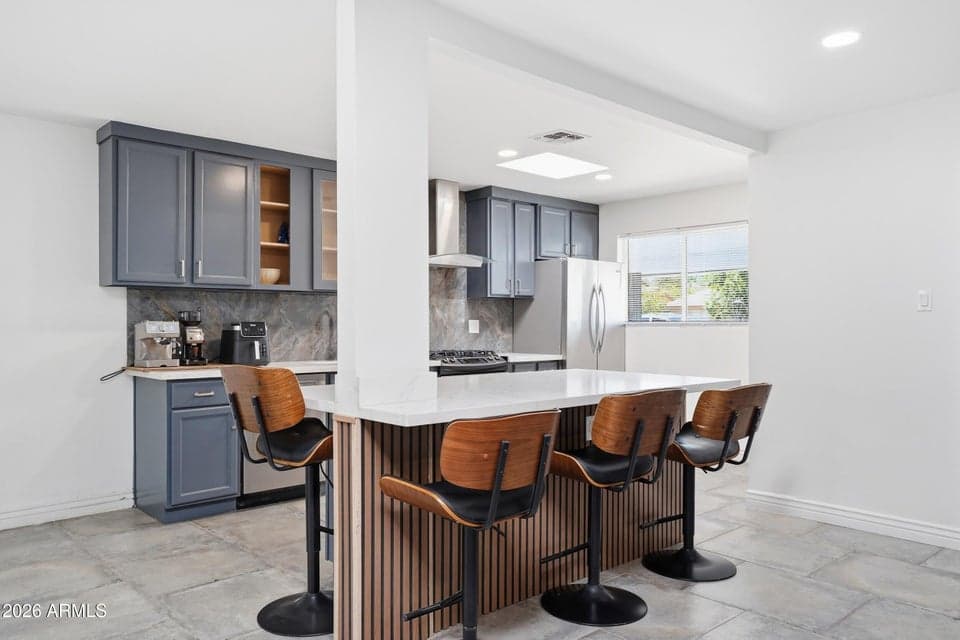 4628 E HOLLY Street, Phoenix, AZ 85008 — photo 1 of 22