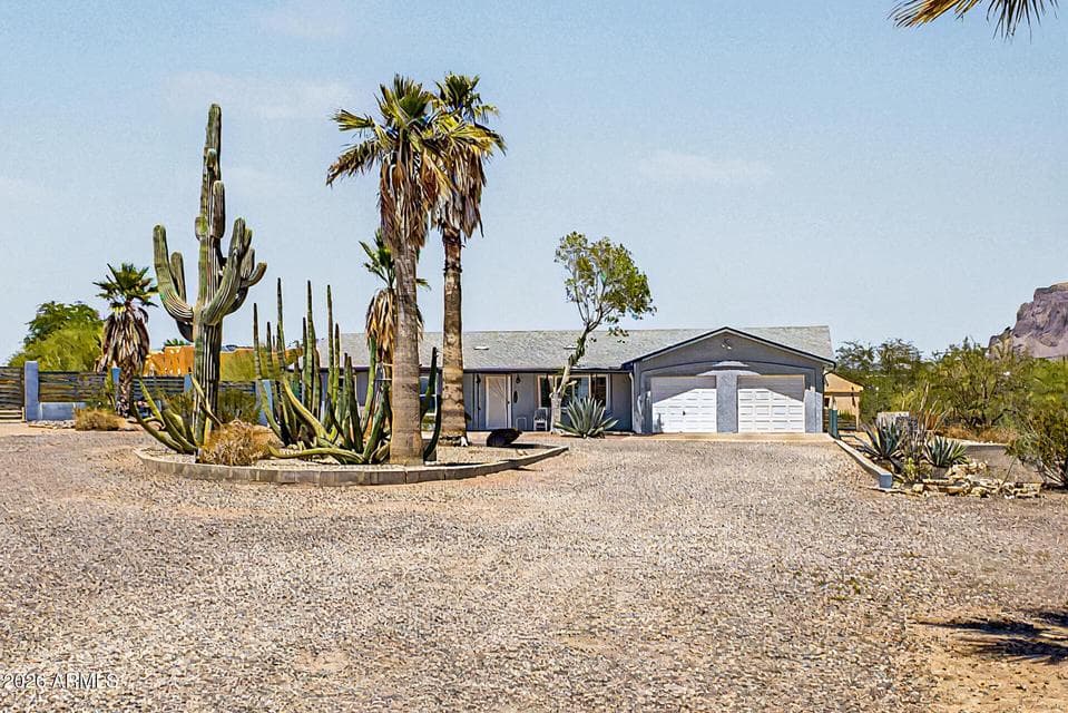2330 E BROADWAY Avenue, Apache Junction, AZ 85119 — photo 1 of 40