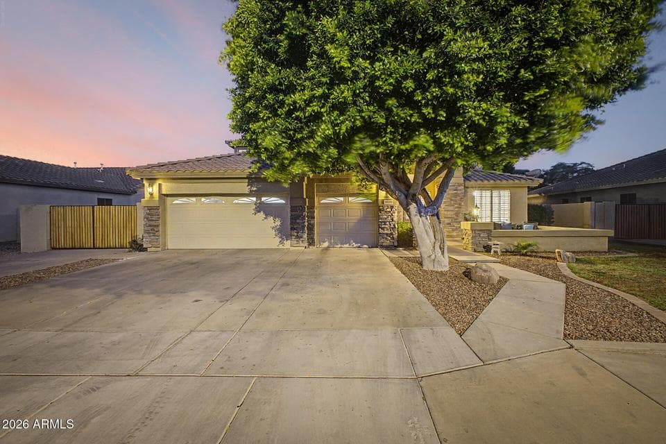 8039 W FOOTHILL Drive, Peoria, AZ 85383 — photo 1 of 56
