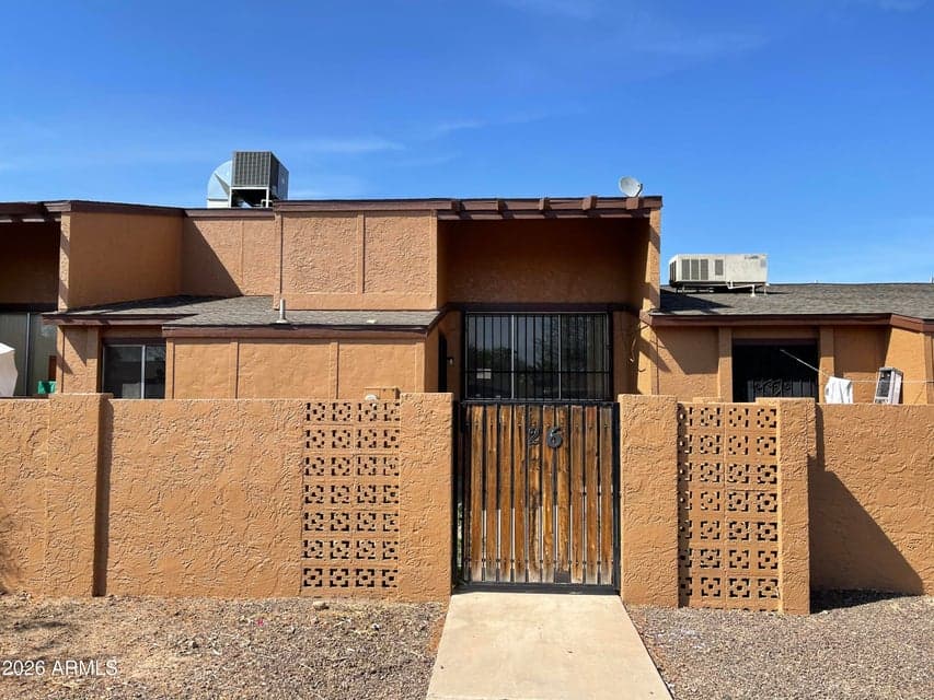 3645 N 69th Avenue 26, Phoenix, AZ 85033 — photo 1 of 10