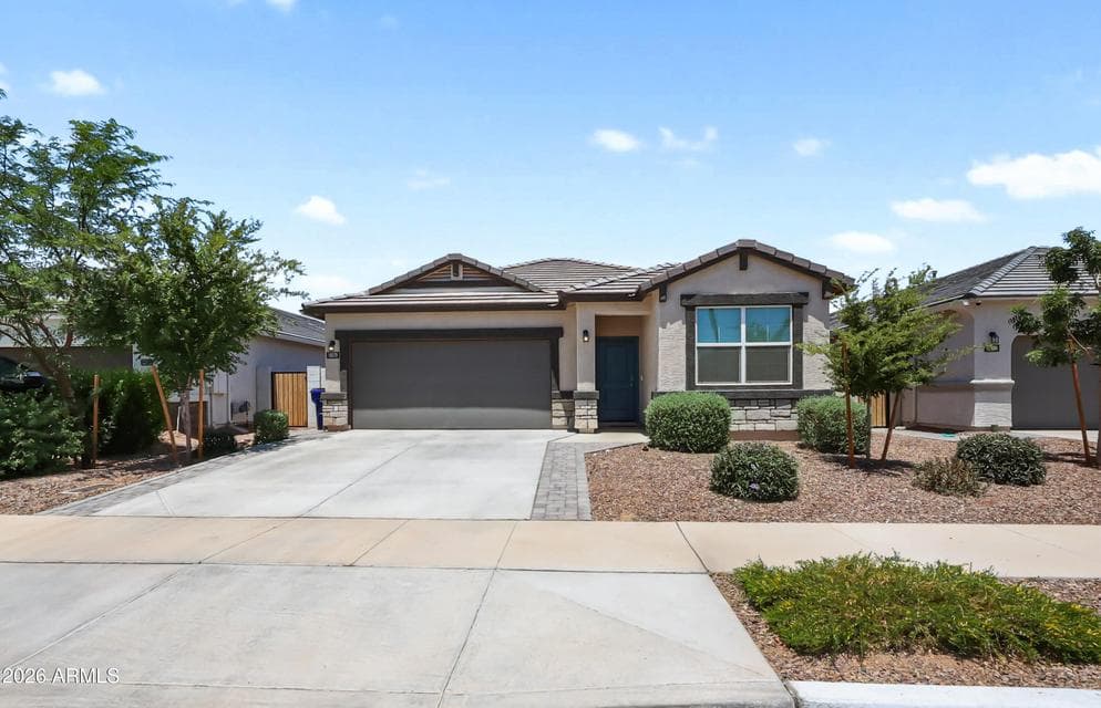 18570 W DESERT HOLLOW Drive, Wittmann, AZ 85361 — photo 1 of 25