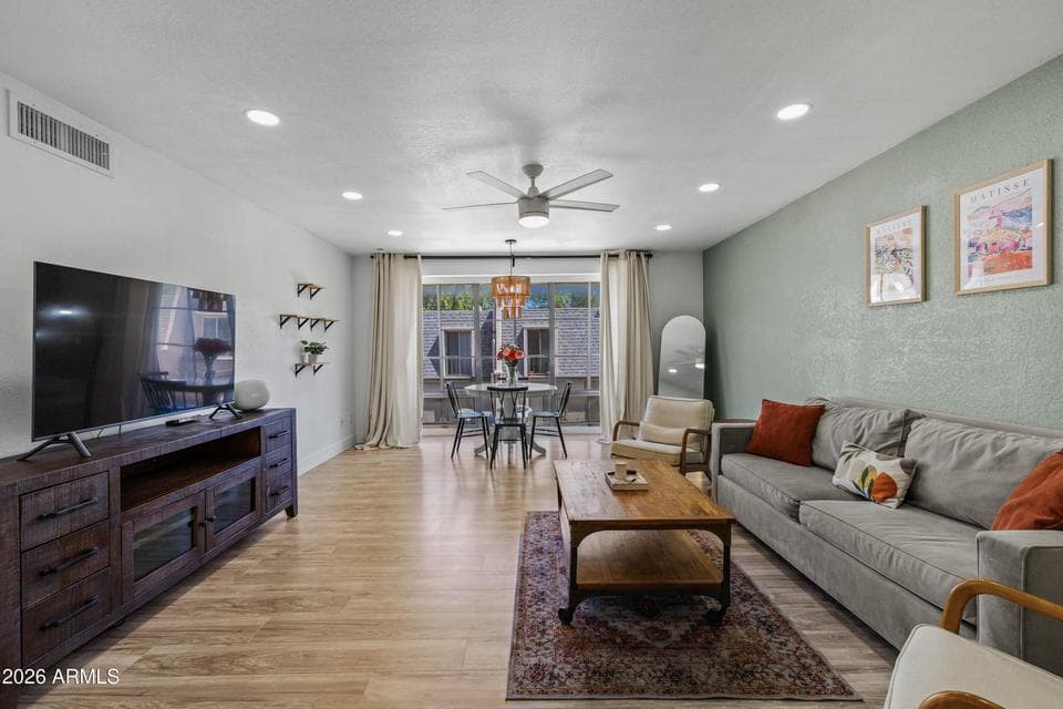 1010 E OSBORN Road E, Phoenix, AZ 85014 — photo 1 of 45