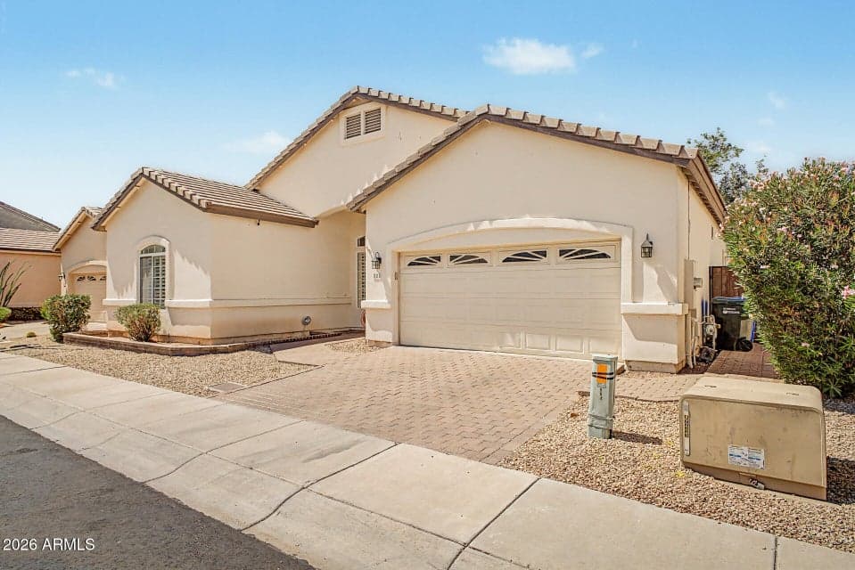 808 W CITRUS Way, Phoenix, AZ 85013 — photo 1 of 35