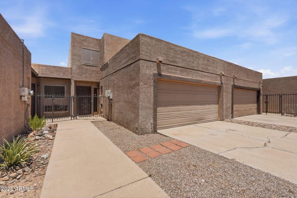 742 E PEPPER Drive, Casa Grande, AZ 85122 — photo 1 of 40