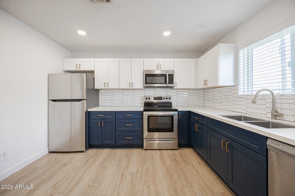 719 N 12TH Avenue 4, Phoenix, AZ 85007 — photo 1 of 20