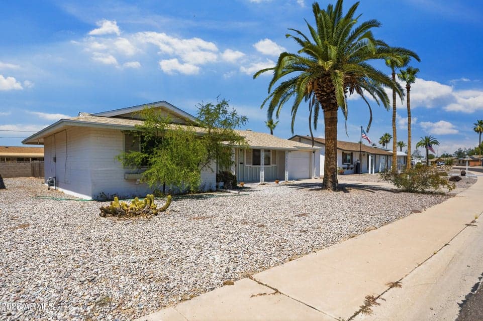 12422 N Cherry Hills Drive E, Sun City, AZ 85351 — photo 1 of 24