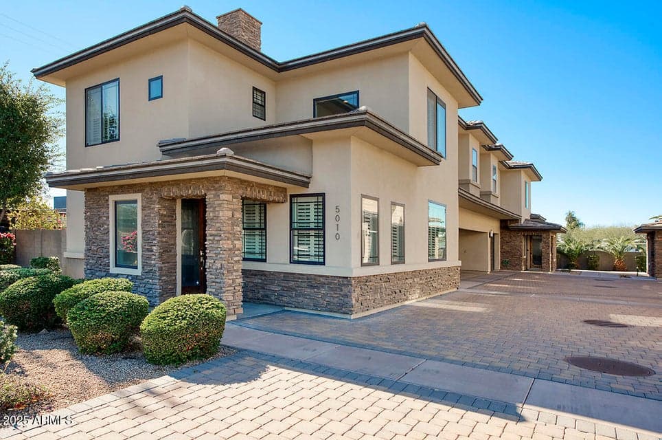 5010 N 34TH Street 3, Phoenix, AZ 85018 — photo 1 of 28