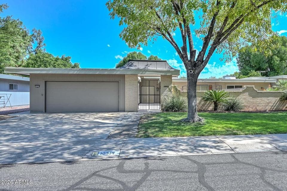 10314 W SPANISH MOSS Lane, Sun City, AZ 85373 — photo 1 of 48