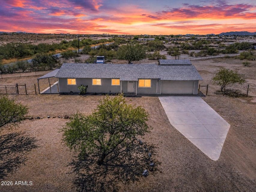 6399 N LAKE SHORE Drive, Casa Grande, AZ 85194 — photo 1 of 32