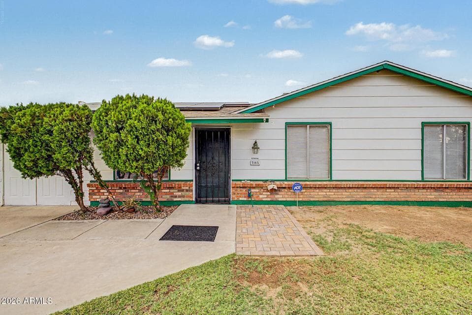 7145 W INDIANOLA Avenue, Phoenix, AZ 85033 — photo 1 of 44