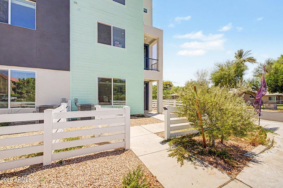 2601 E CLARENDON Avenue 9, Phoenix, AZ 85016 — photo 1 of 36