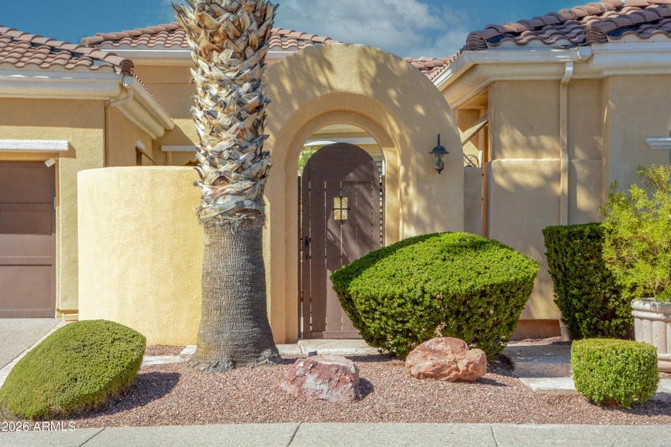 Curbside view of property