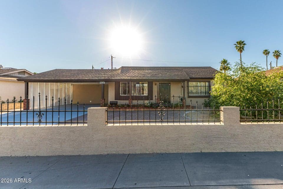 2814 N 55TH Avenue, Phoenix, AZ 85035 — photo 1 of 27