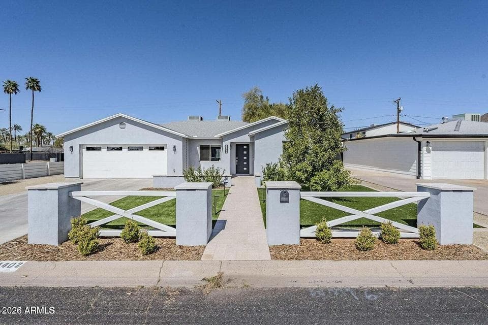 4402 E Montecito Avenue, Phoenix, AZ 85018 — photo 1 of 25