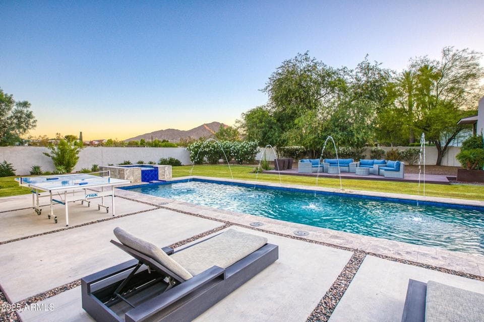 7008 N 69TH Place, Paradise Valley, AZ 85253 — photo 1 of 20
