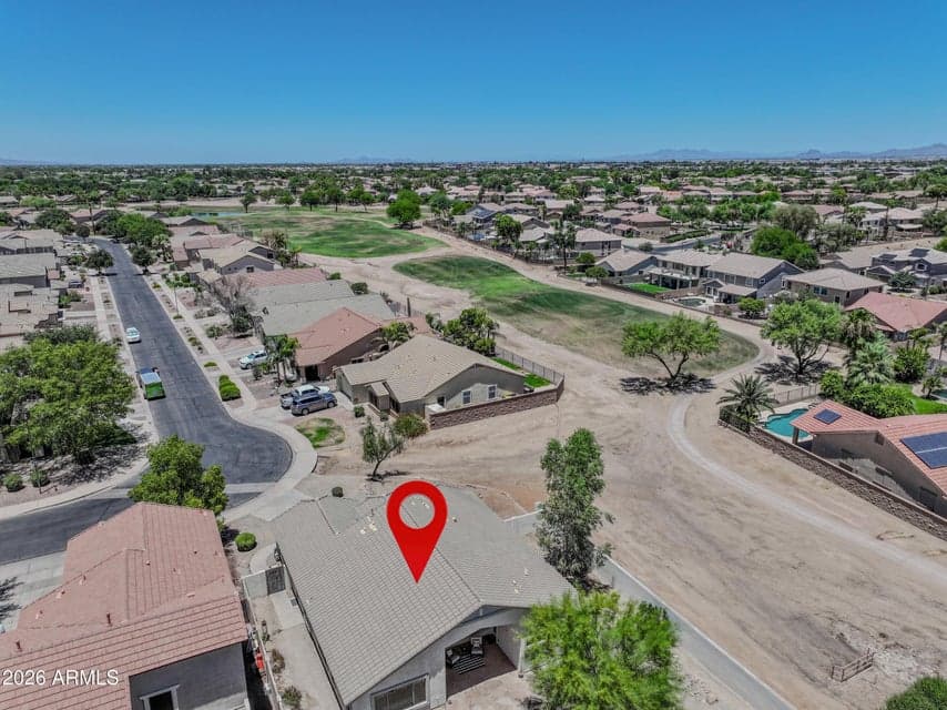 No neighbors to the side and easy access to the golf course