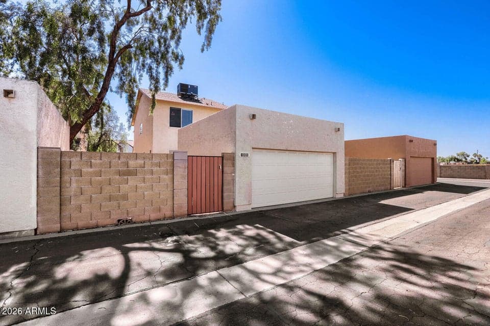 16480 N 67TH Drive, Peoria, AZ 85382 — photo 1 of 28
