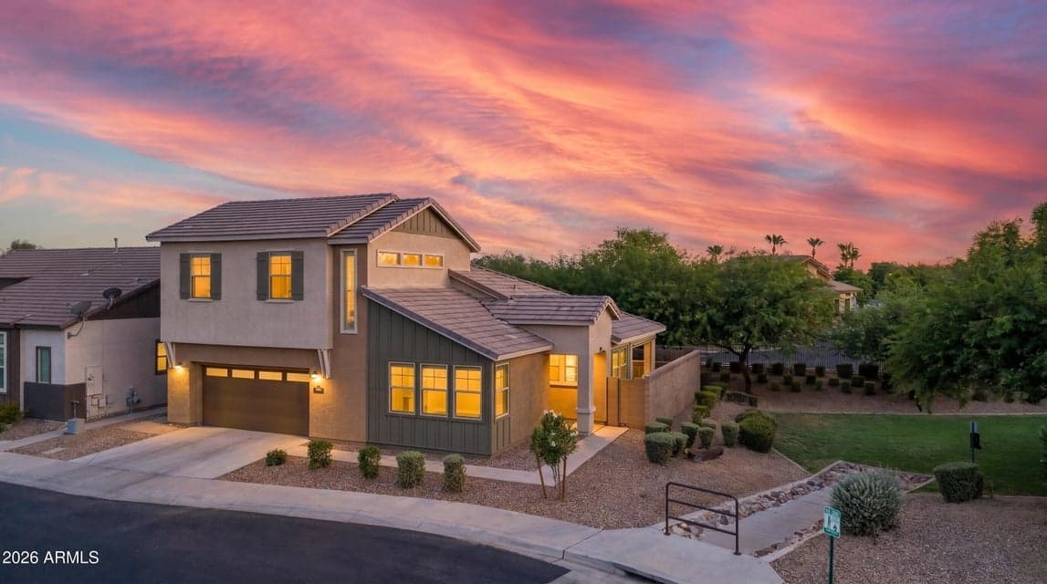 3030 S AMBER Drive, Chandler, AZ 85286 — photo 1 of 59