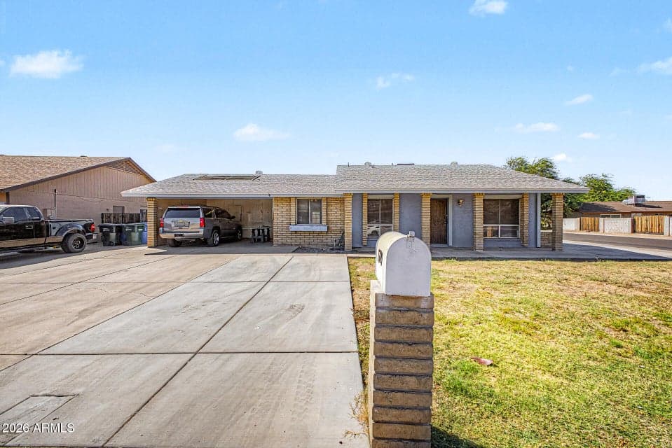 7720 W EARLL Drive, Phoenix, AZ 85033 — photo 1 of 26