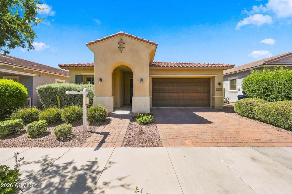 10538 E SIMONE Avenue, Mesa, AZ 85212 — photo 1 of 38