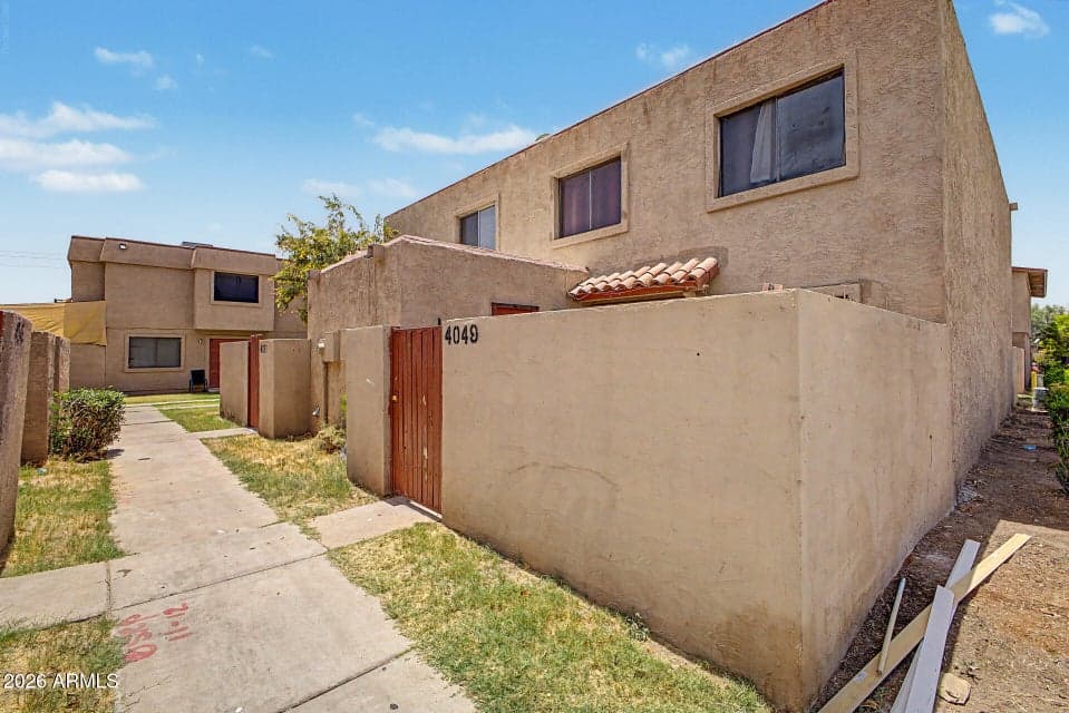 4049 W READE Avenue, Phoenix, AZ 85019 — photo 1 of 16