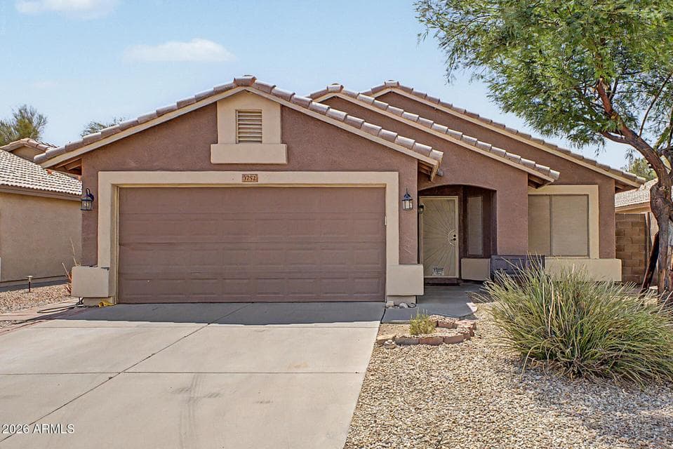 3752 S BOWMAN Road, Apache Junction, AZ 85119 — photo 1 of 23