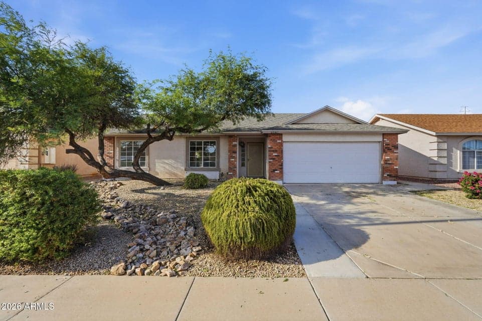 2047 E TEMPLE Court, Gilbert, AZ 85296 — photo 1 of 40