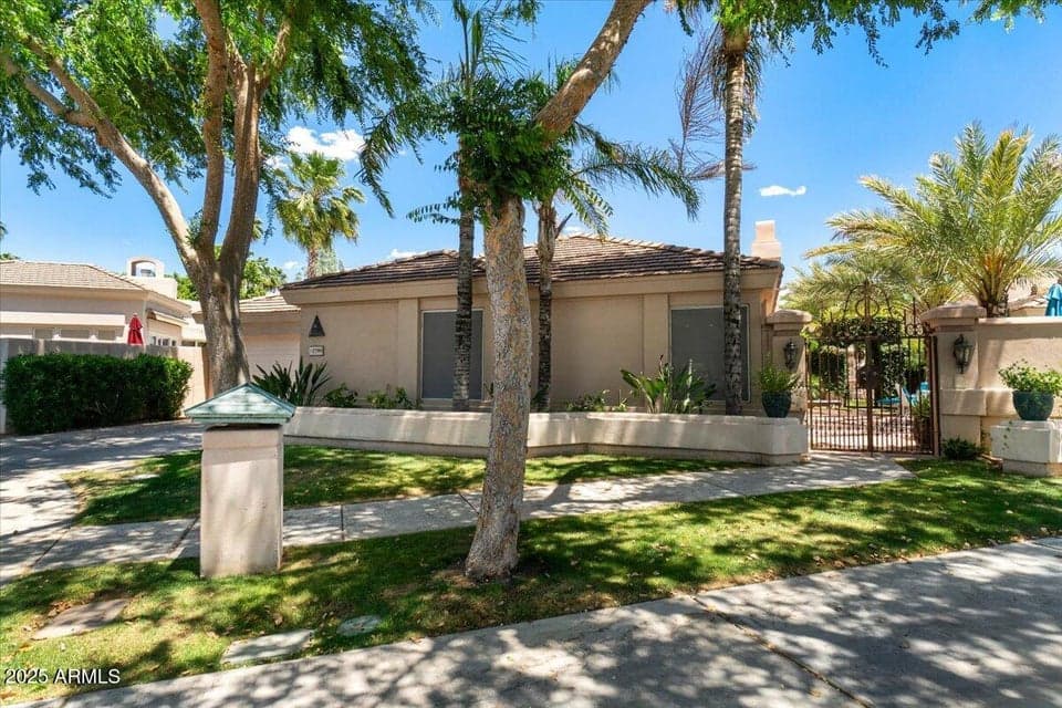 7799 E OAKSHORE Drive, Scottsdale, AZ 85258 — photo 1 of 18