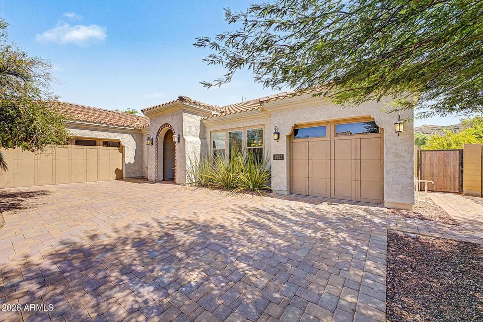 2923 E CONSTANCE Way, Phoenix, AZ 85042 — photo 1 of 1