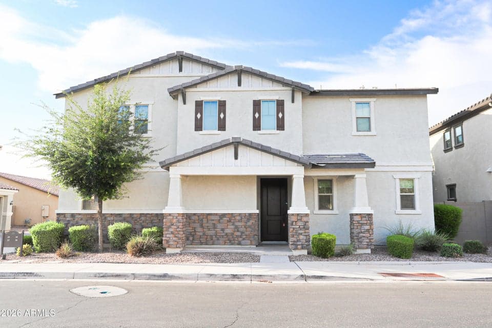 36 E CONSTITUTION Drive, Gilbert, AZ 85296 — photo 1 of 61