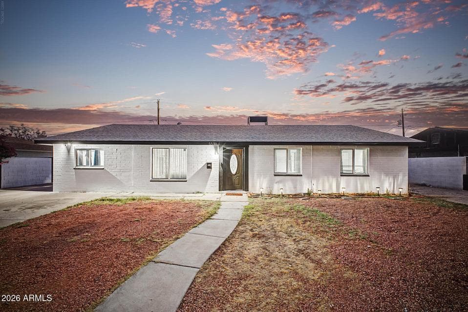 5530 N 61ST Avenue, Glendale, AZ 85301 — photo 1 of 41