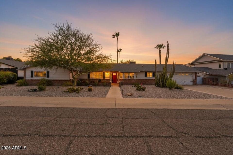 2019 E FLYNN Lane, Phoenix, AZ 85016 — photo 1 of 34