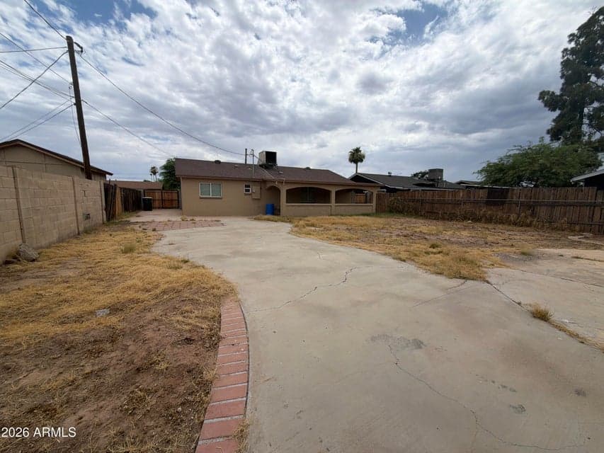 5810 W EARLL Drive, Phoenix, AZ 85031 — photo 1 of 15