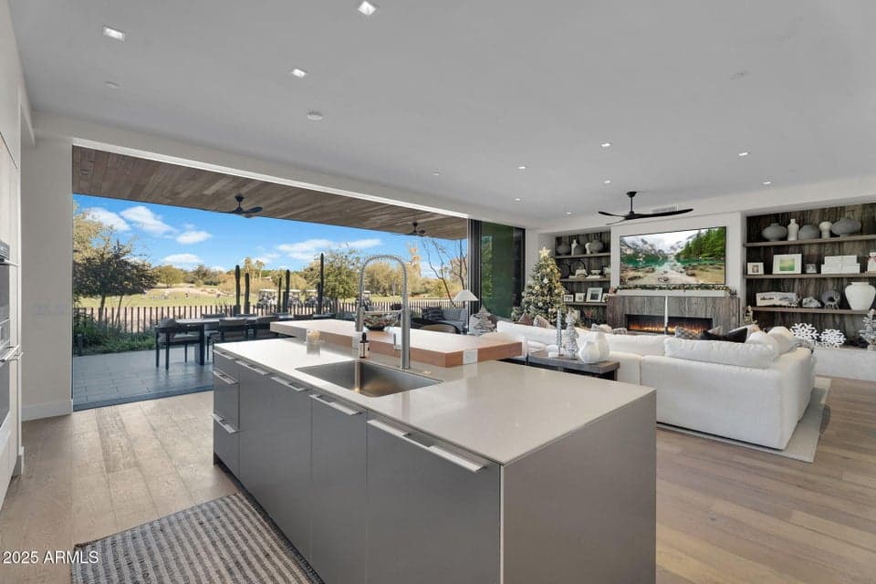6321 E PHOENICIAN Boulevard 7, Scottsdale, AZ 85251 — photo 1 of 53