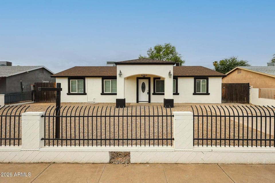 6531 W GRANADA Road, Phoenix, AZ 85035 — photo 1 of 40