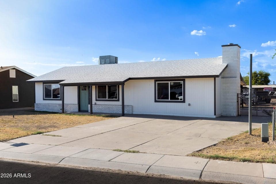 6320 W GARFIELD Street, Phoenix, AZ 85043 — photo 1 of 36