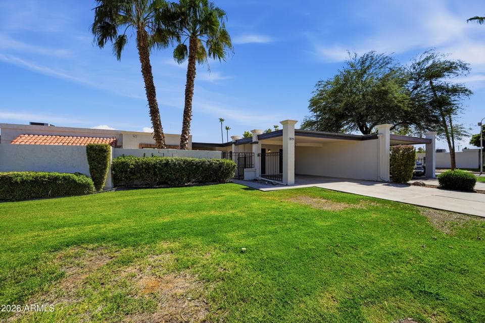 2905 W GLENDALE Avenue, Phoenix, AZ 85051 — photo 1 of 31