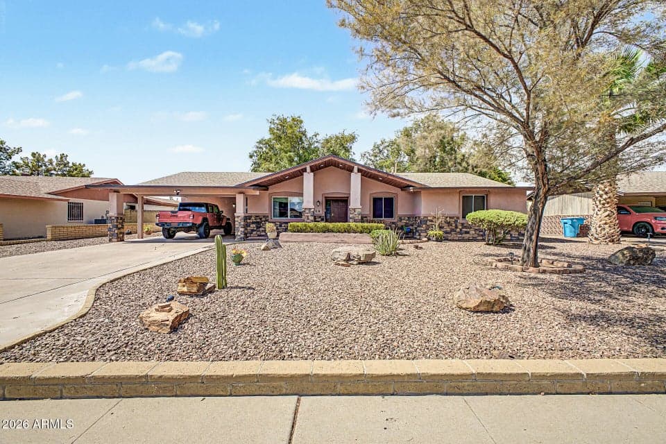 3228 W SUNNYSIDE Avenue, Phoenix, AZ 85029 — photo 1 of 38