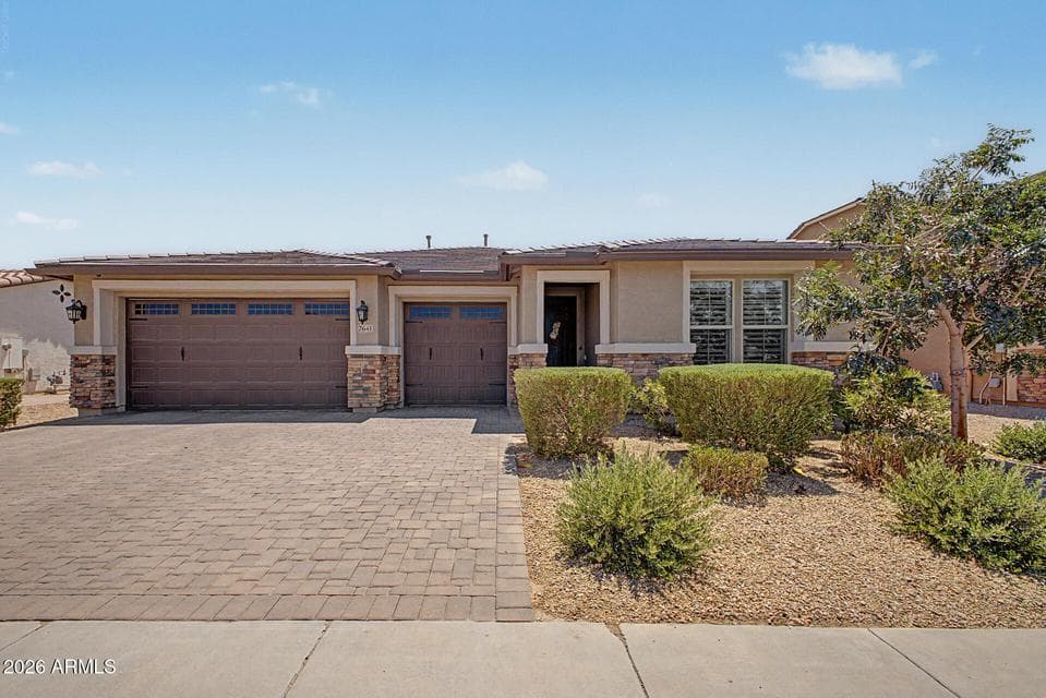 7641 W ODEUM Lane, Phoenix, AZ 85043 — photo 1 of 43