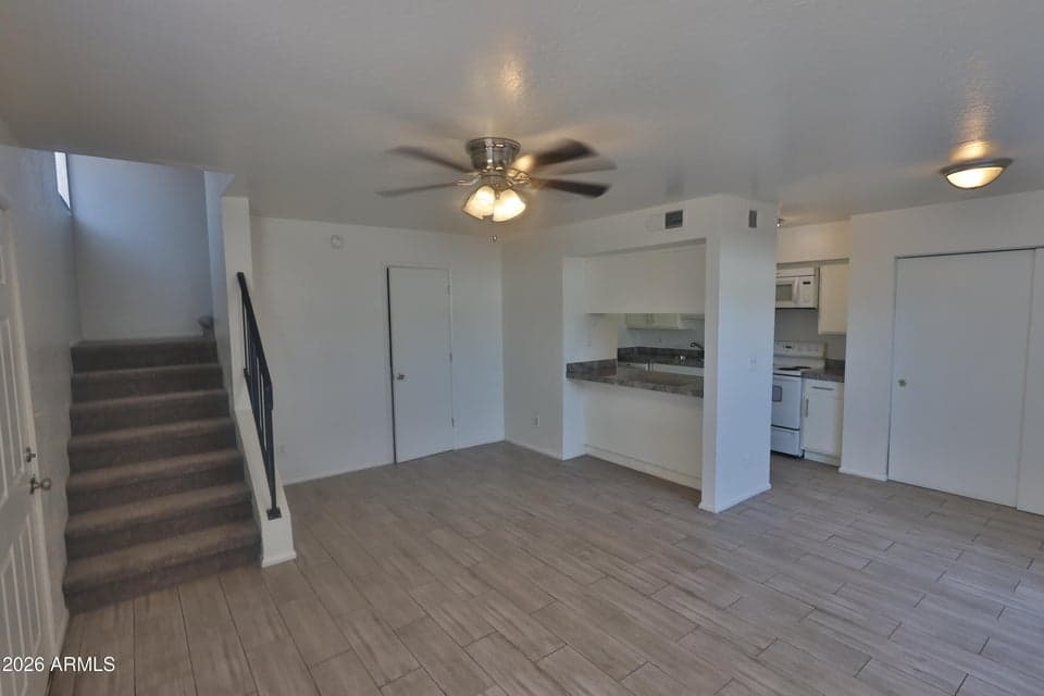 7610 N 61st Avenue # 7610, Glendale, AZ 85301 — photo 1 of 21