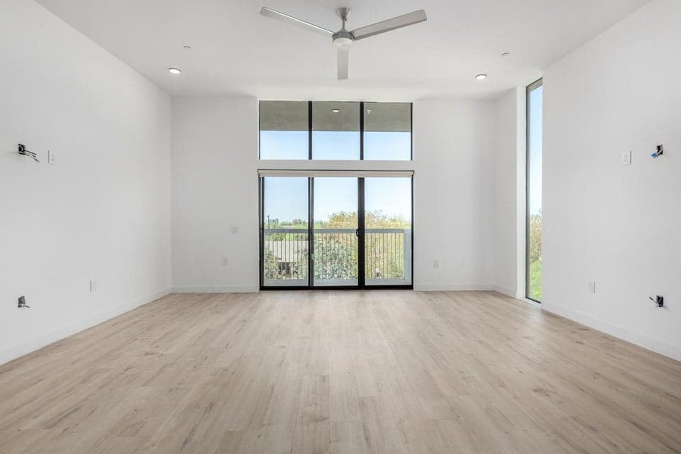 531 E WILLETTA Street 304, Phoenix, AZ 85004 — photo 1 of 43