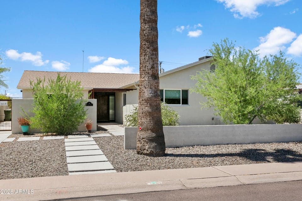 35 E PAPAGO Drive, Tempe, AZ 85288 — photo 1 of 50