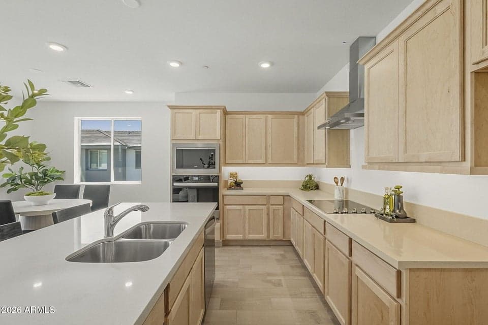 2121 W SONORAN DESERT Drive 99, Phoenix, AZ 85085 — photo 1 of 33