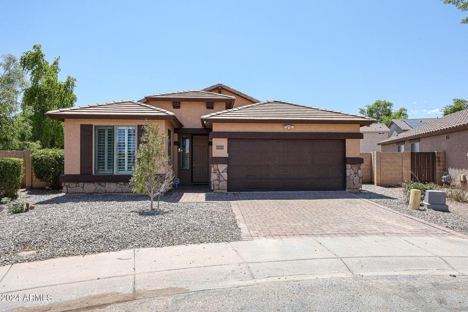 10101 W CORDES Road, Tolleson, AZ 85353 — photo 1 of 41
